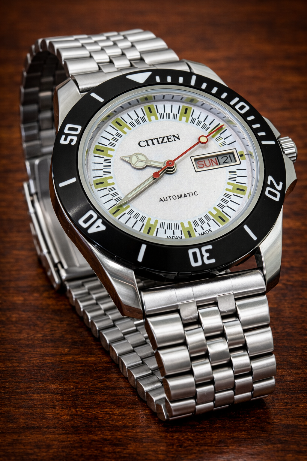Vintage Citizen Diver Automatic 21 Jewels Day/Date Men's Wrist Watch - Image 2