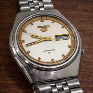 Vintage Seiko Automatic White Dial 17 Jewels Day/Date Men's Wrist Watch