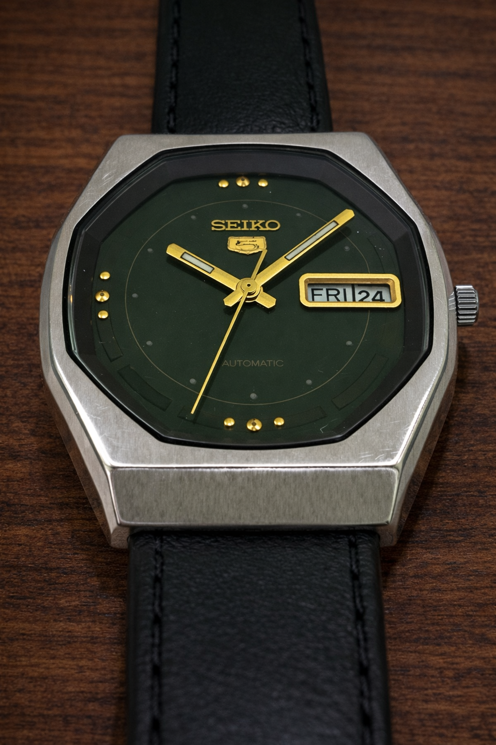 Vintage Seiko Automatic 17 Jewels Day/Date Black Dial Men's Wrist Watch